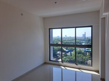 Room in 3 BHK Apartment at Rajesh Raj Infinia, Malad West – for Rent