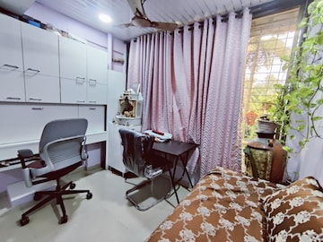 Room in 2 BHK Apartment at Sector 29 Nerul – for Sale
