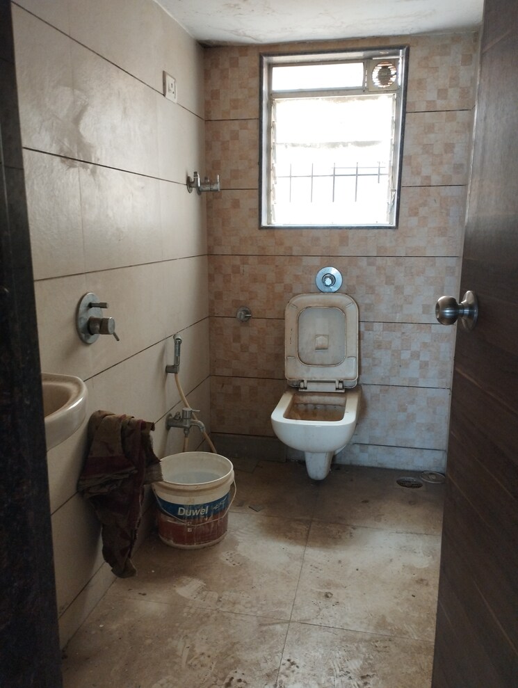Bathroom, sanghvi-hills 4 Bedroom 1250 Sq.Ft. Apartment In Ghodbunder Road Thane 7700416