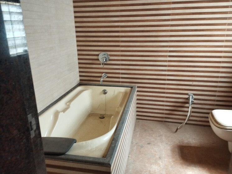 Bathroom, sanghvi-hills 4 Bedroom 1250 Sq.Ft. Apartment In Ghodbunder Road Thane 7700416