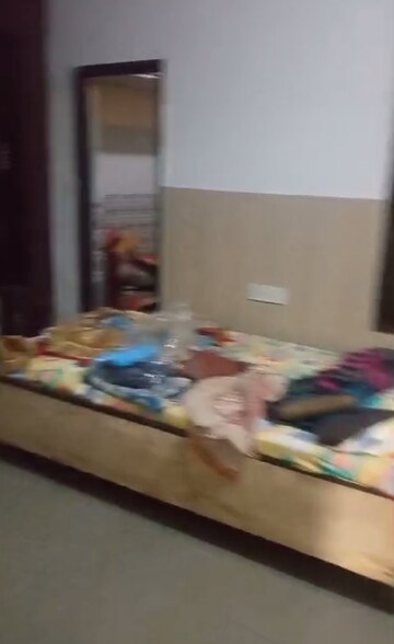 Bedroom in 3.5 BHK Builder Floor at Kavi Nagar Block E – for Sale