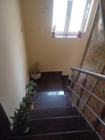 Furnished Amenities in 3 BHK Builder Floor at Sushant Lok ii – for Sale