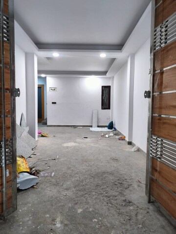 Building Lobby in 3 BHK Builder Floor at Govindpuri – for Sale