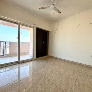 Room in 2 BHK Apartment at Gaur City 2 - 14th Avenue, Sector 16c Greater Noida – for Sale