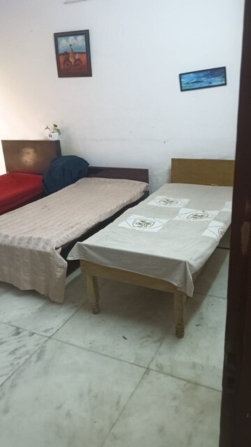 Room in  Pg at Sector 66 – for Rent