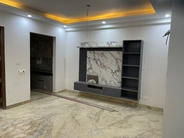 Room in 4 BHK Builder Floor at Sushant Lok 2, Sector 57 – for Sale