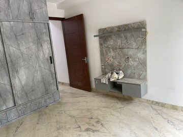 Room in 4 BHK Builder Floor at Sushant Lok 2, Sector 57 – for Sale