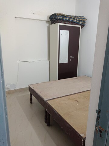 Room in 1 BHK Builder Floor at Lajpat Nagar – for Rent