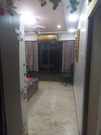 1 BHK Apartment For Rent in Swapna Swapnalok Apartment Malad West Mumbai  7701269