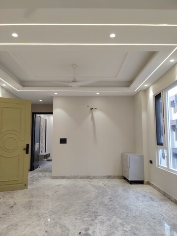 Building Lobby in 2.5 BHK Apartment at M3M Marina, Sector 68 – for Sale