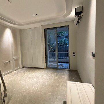 Bedroom in 4 BHK Builder Floor at Defence Colony – for Sale