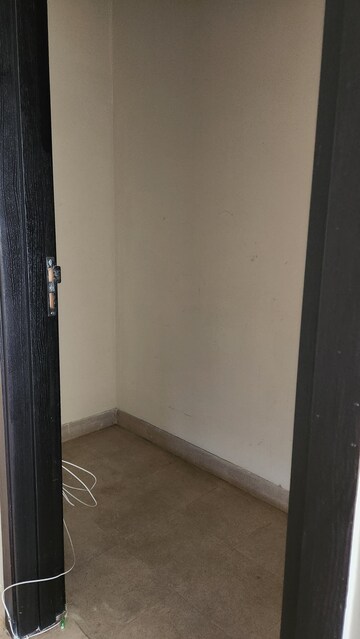Room in 4 BHK Apartment at Emaar The Palm Drive-The Premier Terraces, Sector 66 – for Sale