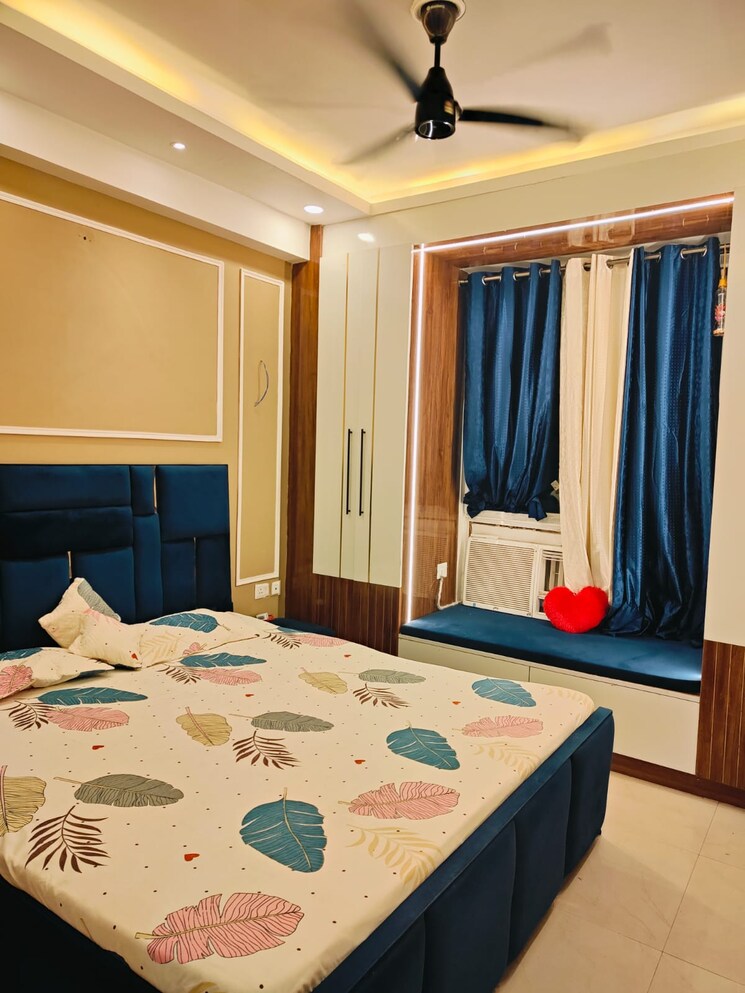Bedroom, uninav-utopia 4 Bedroom 2650 Sq.Ft. Apartment In Morti Ghaziabad 7701576