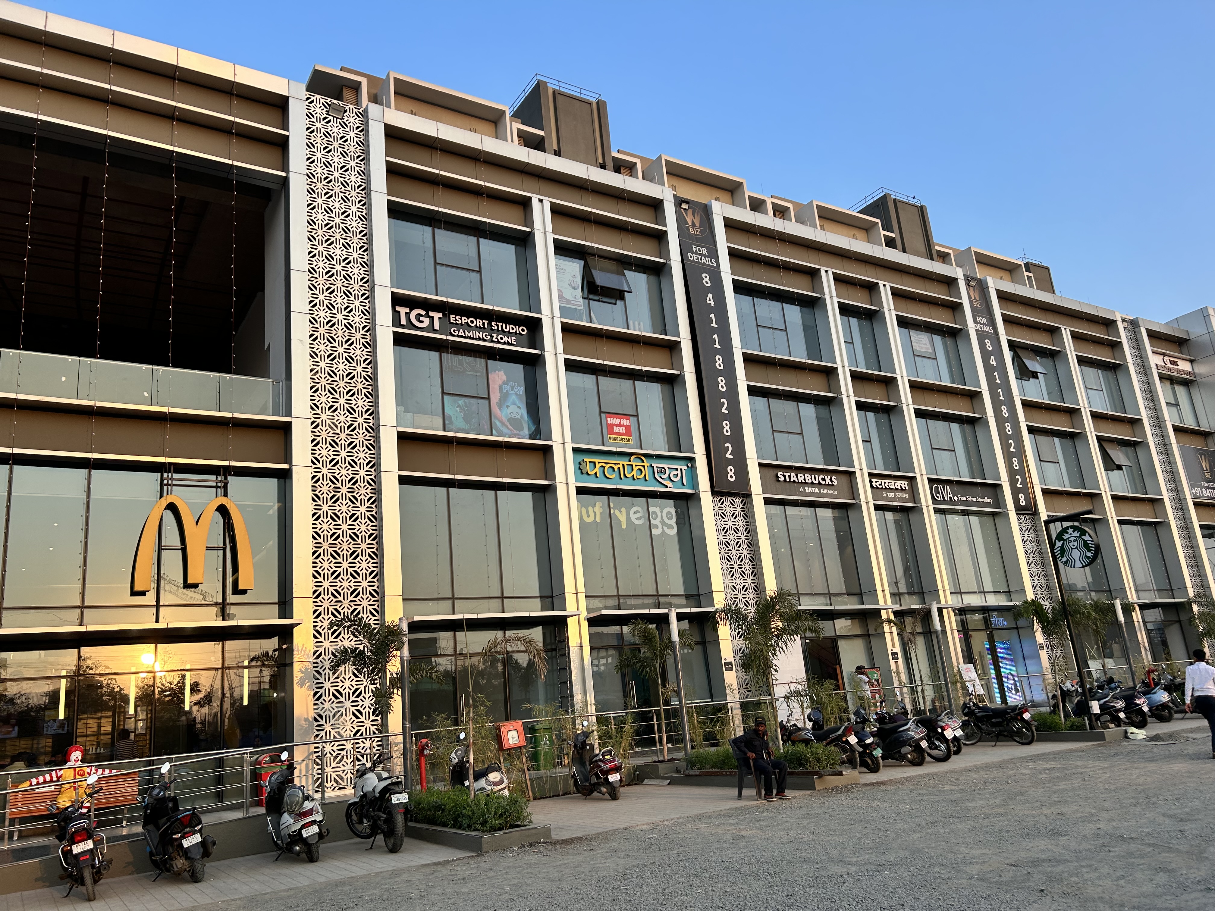 Retail Shop For Rent in Wbiz