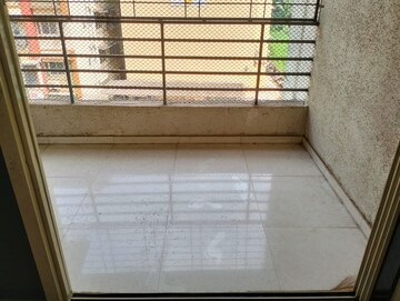 Room in 3 BHK Apartment at KJ Takshashila Mulund, Mulund East – for Sale