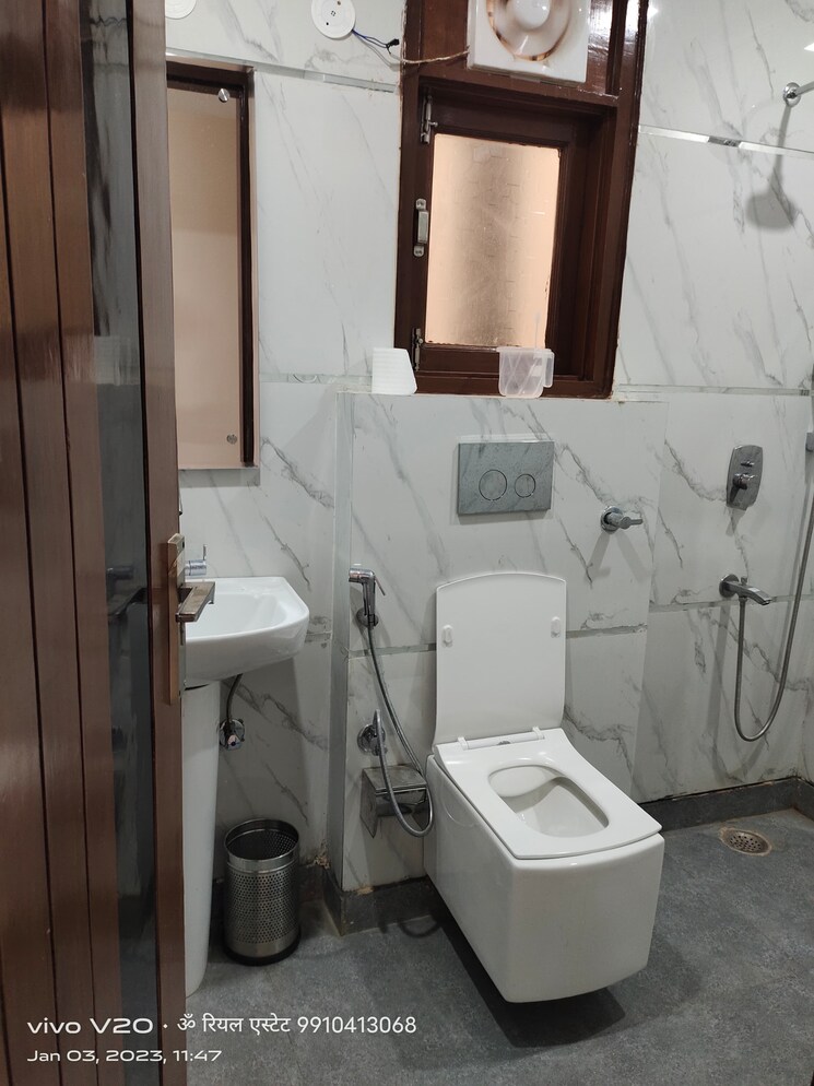 Bathroom, vasant kunj 1 RK 450 Sq.Ft. Builder Floor In Vasant Kunj Delhi 7701848