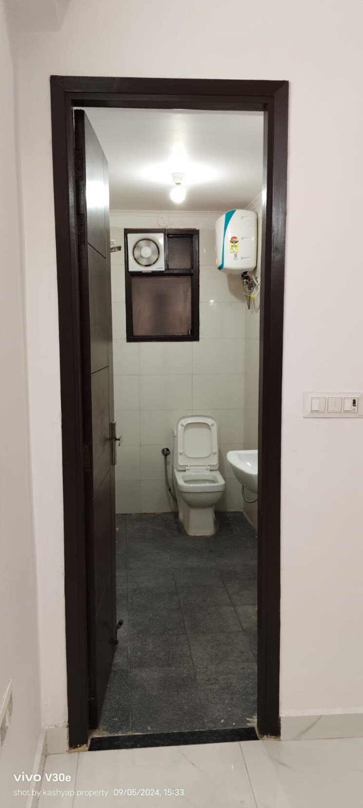 Attached Bathroom, vasant kunj 1 RK 450 Sq.Ft. Builder Floor In Vasant Kunj Delhi 7701848