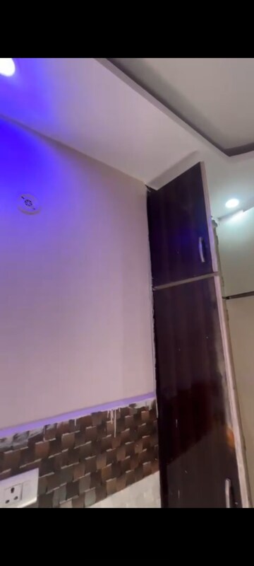 Furnished Amenities in 1 BHK Builder Floor at Uttam Nagar – for Rent