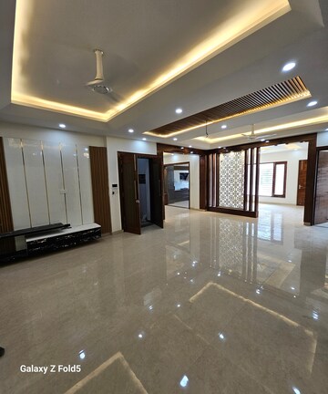 Building Lobby in 4 BHK Builder Floor at Sector 19 – for Sale