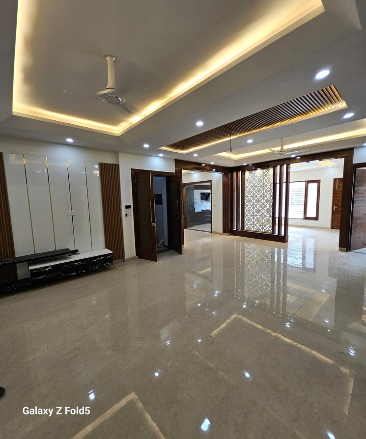 undefined, sector 19 4 Bedroom 350 Sq.Yd. Builder Floor In Sector 19 Faridabad 7702205