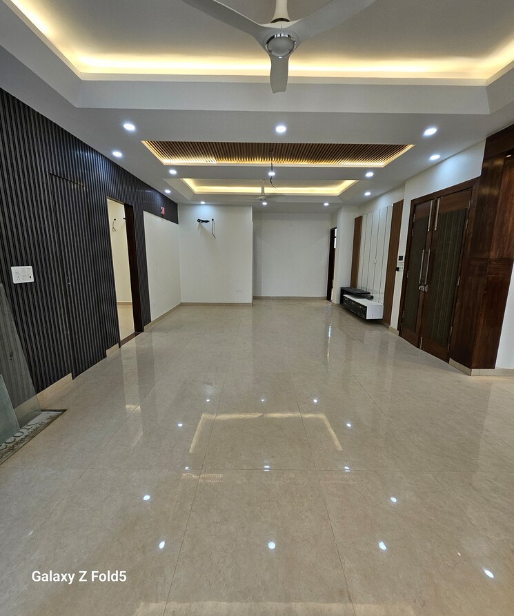 undefined, sector 19 4 Bedroom 350 Sq.Yd. Builder Floor In Sector 19 Faridabad 7702205