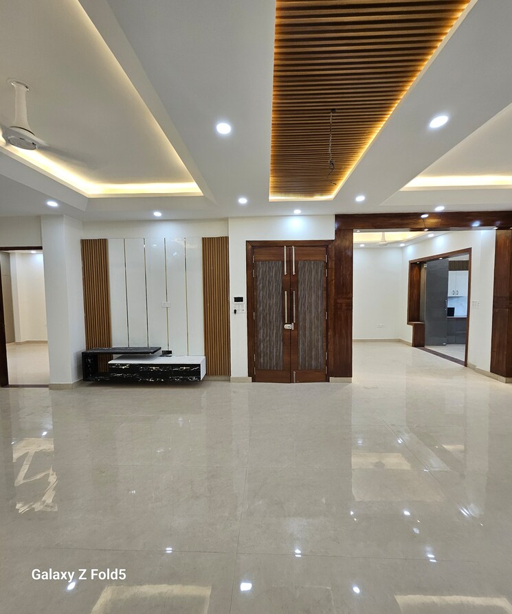undefined, sector 19 4 Bedroom 350 Sq.Yd. Builder Floor In Sector 19 Faridabad 7702205