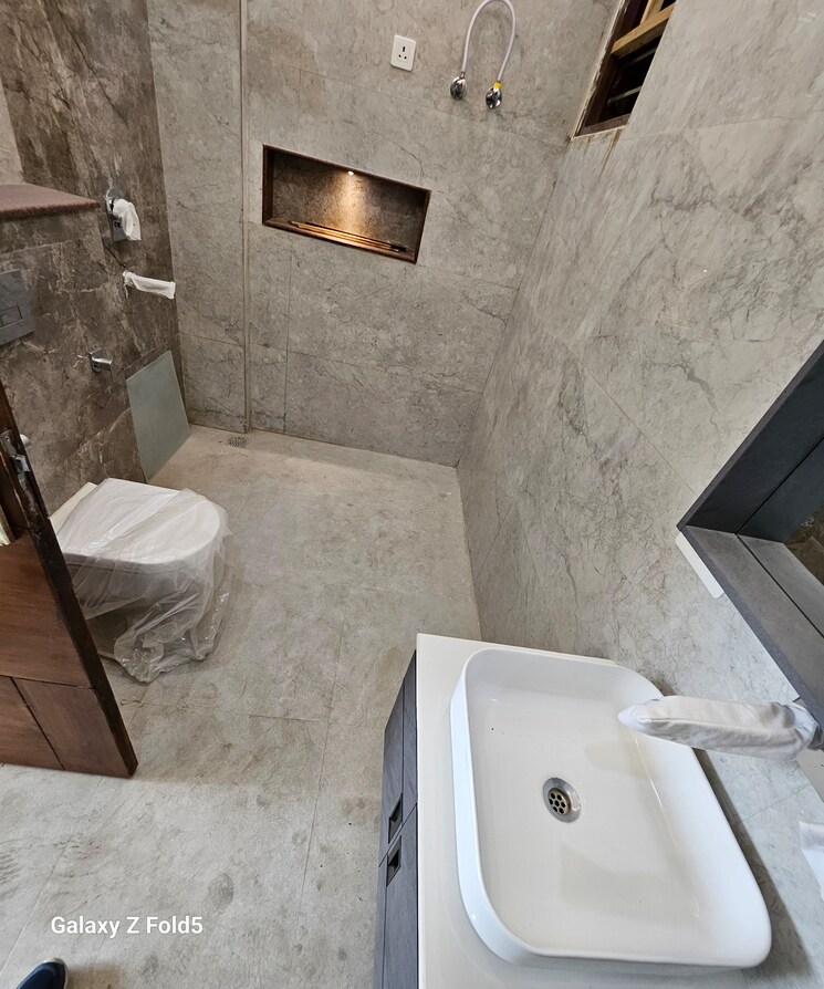 Bathroom, sector 19 4 Bedroom 350 Sq.Yd. Builder Floor In Sector 19 Faridabad 7702205