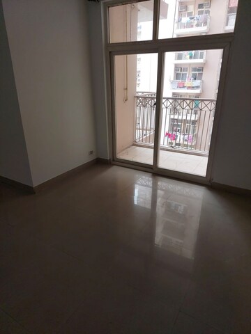 Room in 3 BHK Apartment at Arihant Arden, Sector 1 Greater Noida – for Sale