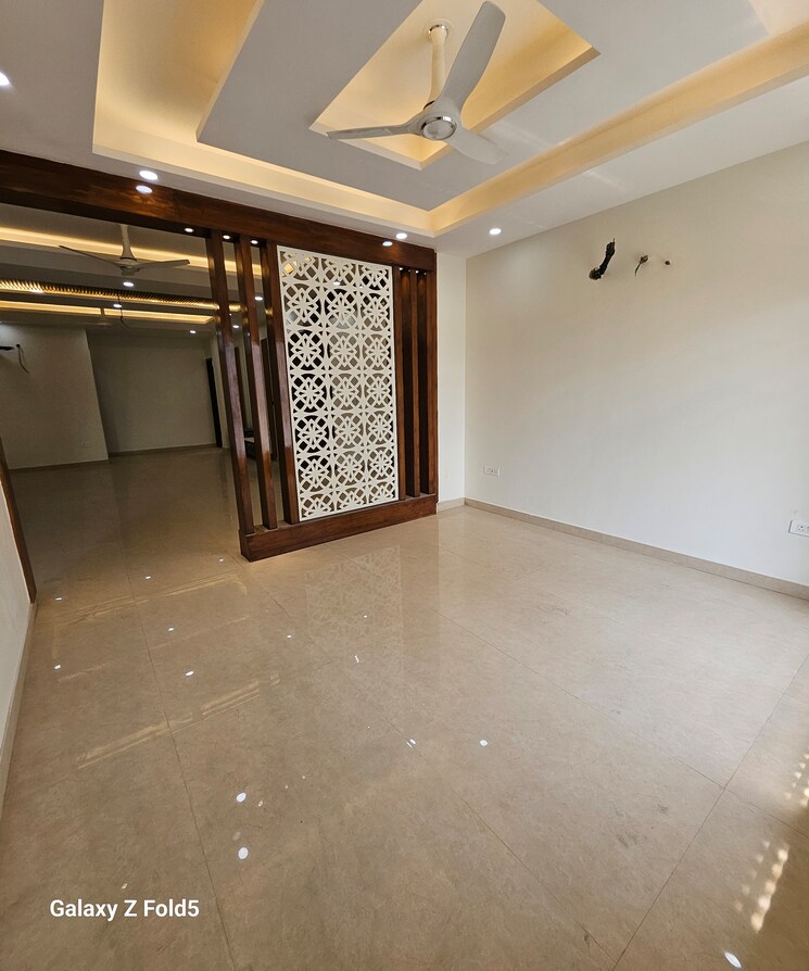 undefined, sector 19 4 Bedroom 350 Sq.Yd. Builder Floor In Sector 19 Faridabad 7702205