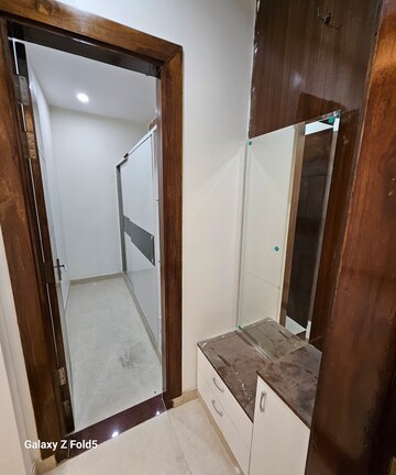 Furnished Amenities in 4 BHK Builder Floor at Sector 19 – for Sale