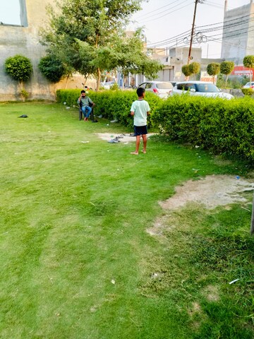  Plot – Garden View at Noida Expressway - for Sale
