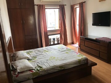 रेसिडेंशियल घर वर्ग फुट फॉर रेंट इन सेक्टर 29 नोएडा  7702412