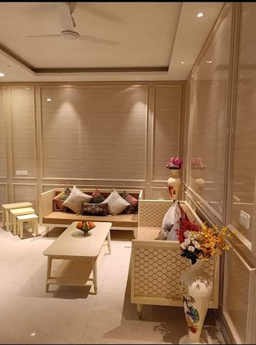 Master Bedroom in 6+ BHK Independent House at Shalimar Bagh – for Sale