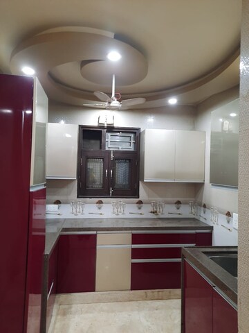 Kitchen in 6+ BHK Independent House at Shalimar Bagh – for Sale