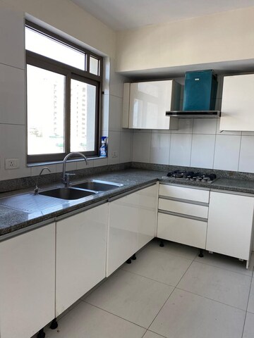 Kitchen in 2.5 BHK Builder Floor at M3M Soulitude, Sector 89 – for Sale