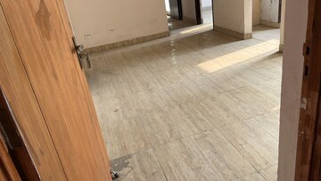 Room in 2 BHK Apartment at Amrapali Golf Homes, Sector 4, Greater Noida – for Sale