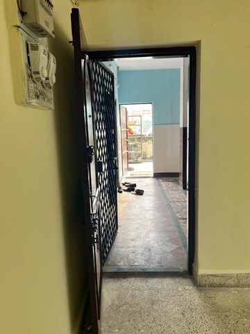Room in 2 BHK Apartment at Nagpur Station – for Rent