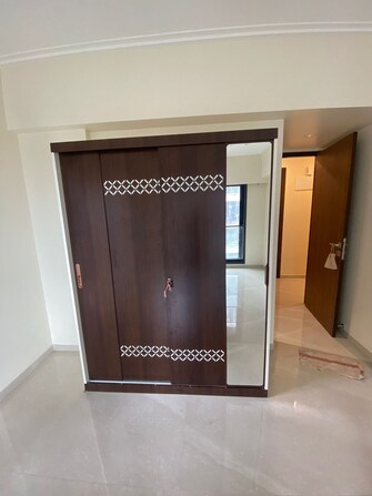 1 BHK Apartment For Rent in Linking Road Mumbai  7703501