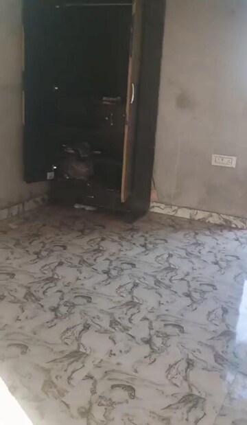 Room in 2 BHK Independent House at Sector 16b – for Rent