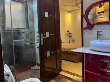Bathroom in 6+ BHK Independent House at Ashok Vihar – for Sale