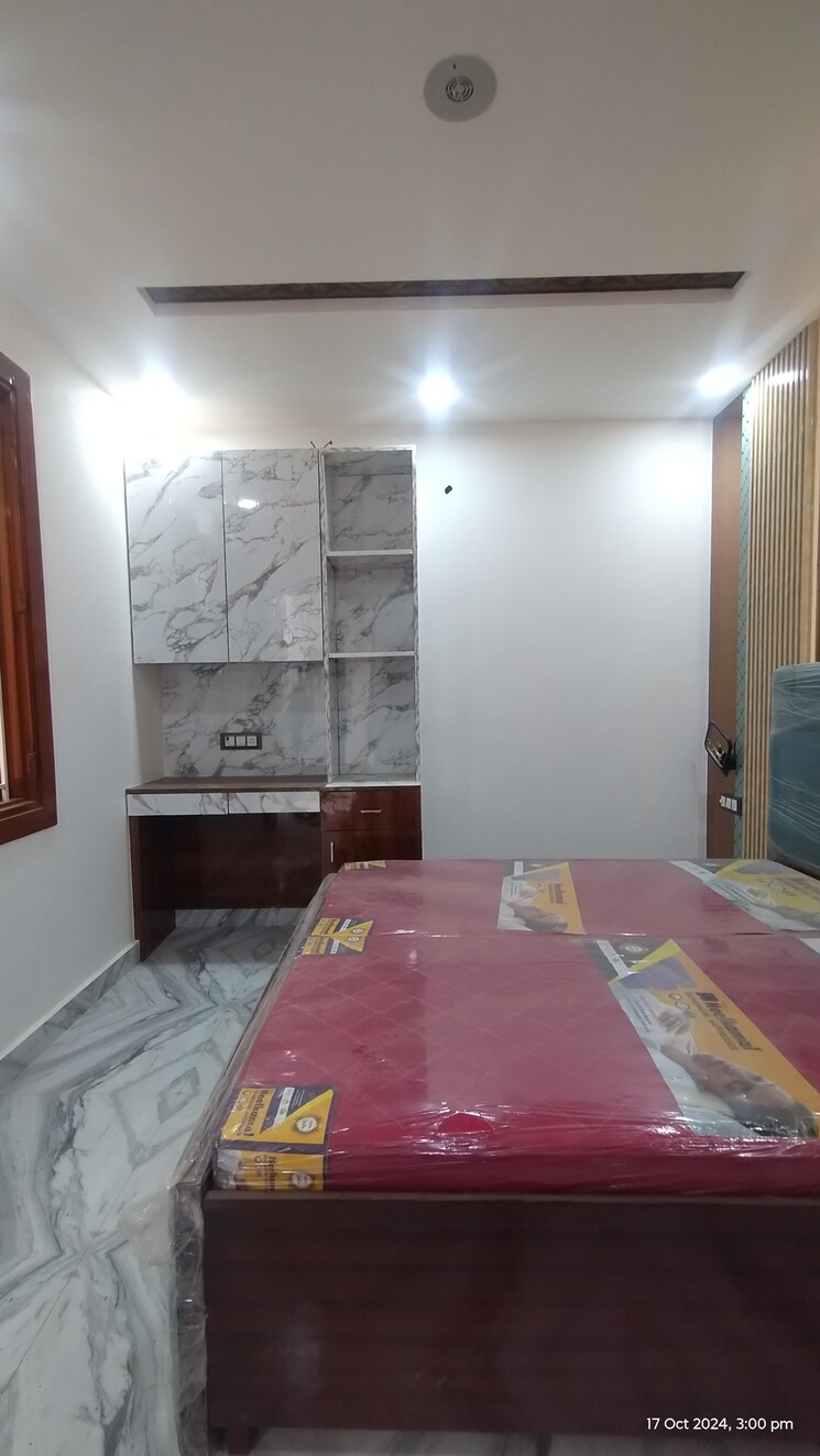 Room, dwarka 3 Bedroom 100 Sq.Yd. Builder Floor In Dwarka Delhi 7703765