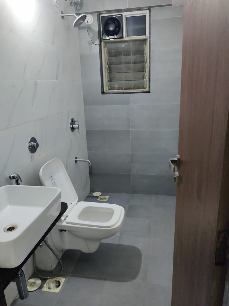 Bathroom, mantra-99-riverfront 3 Bedroom 939 Sq.Ft. Apartment In Baner Pune 7704036