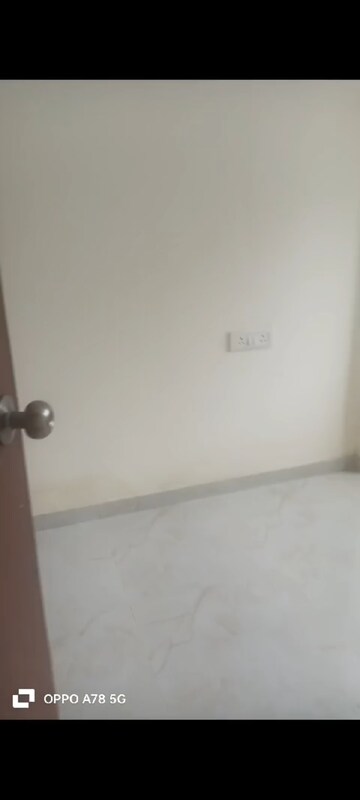 Room in 1.5 BHK Apartment at Andheri East – for Sale