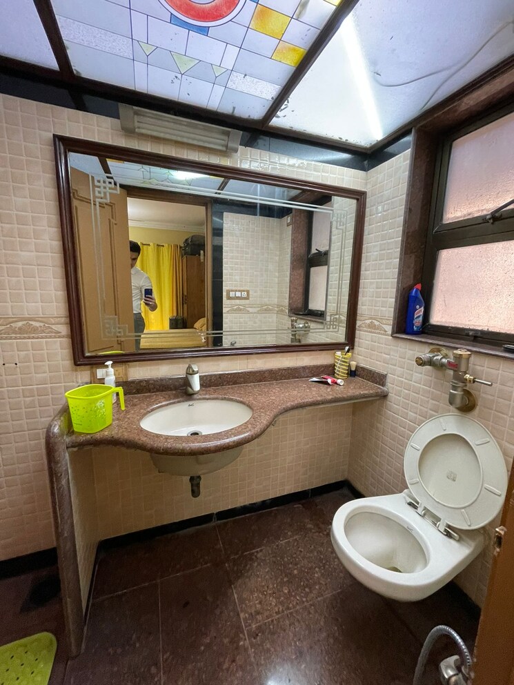 Bathroom, orchid-white 2 Bedroom 900 Sq.Ft. Apartment In Khar West Mumbai 7704198