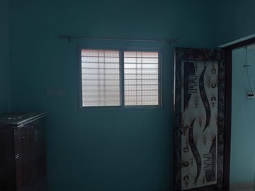 Room in 1 BHK Independent House at Pachpedi Naka – for Rent