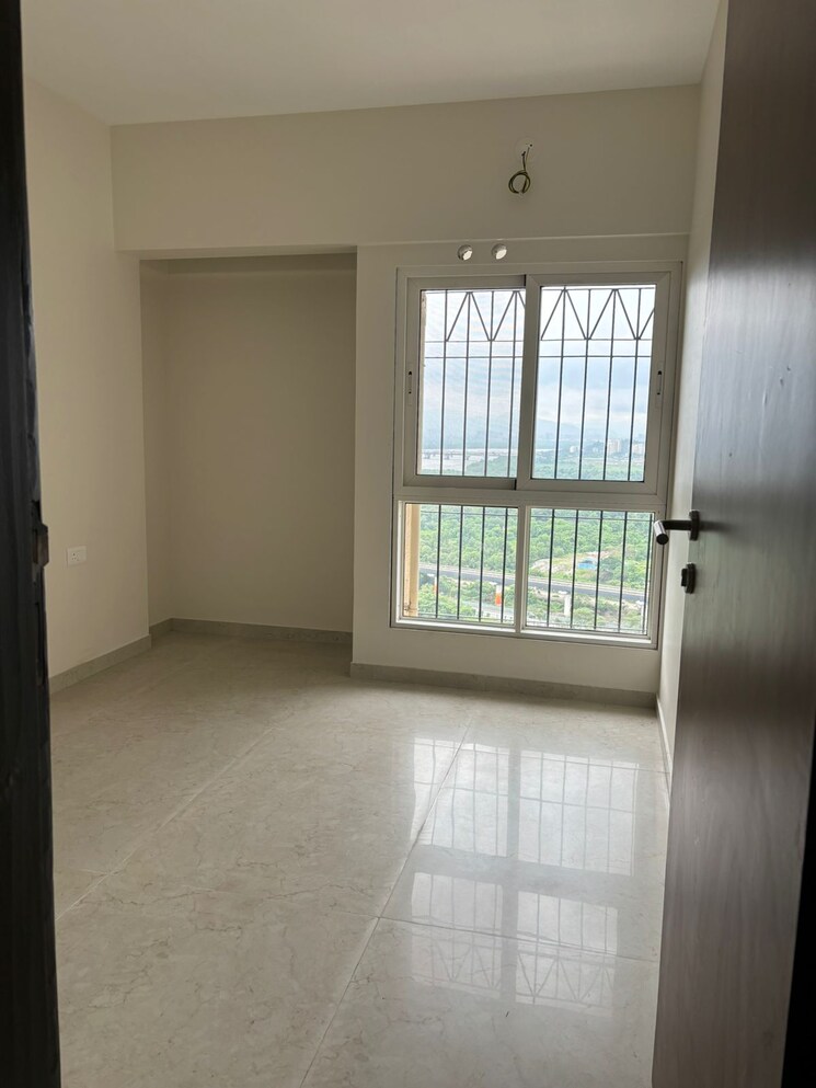 Room, dosti-west-county-phase-4-dosti-pine 2 Bedroom 556 Sq.Ft. Apartment In Balkum Pada Thane 7704413
