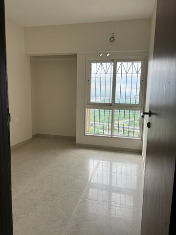 Room in 2 BHK Apartment at Dosti West County Phase 4 Dosti Pine, Balkum Pada – for Sale