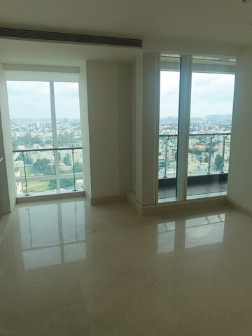 Room in 5 BHK Apartment at RMZ Latitude, Hebbal – for Rent