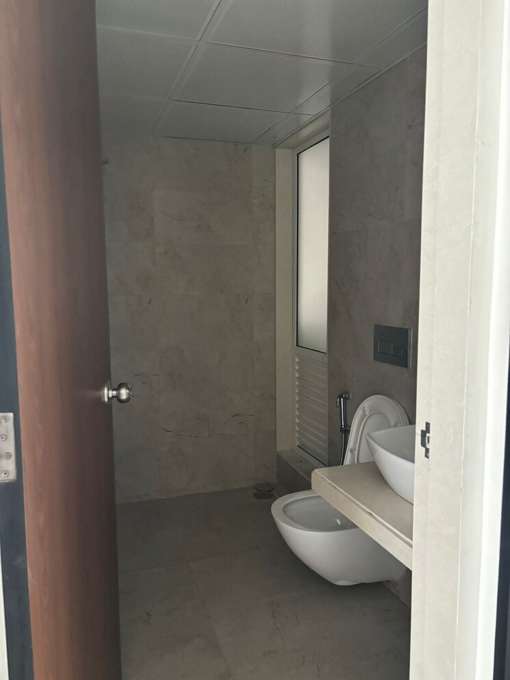 Bathroom, dosti-west-county-phase-4-dosti-pine 2 Bedroom 713 Sq.Ft. Apartment In Balkum Pada Thane 7704544