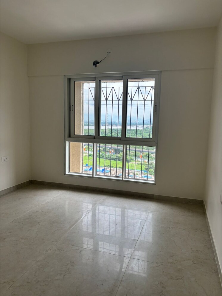 Room, dosti-west-county-phase-4-dosti-pine 2 Bedroom 713 Sq.Ft. Apartment In Balkum Pada Thane 7704544